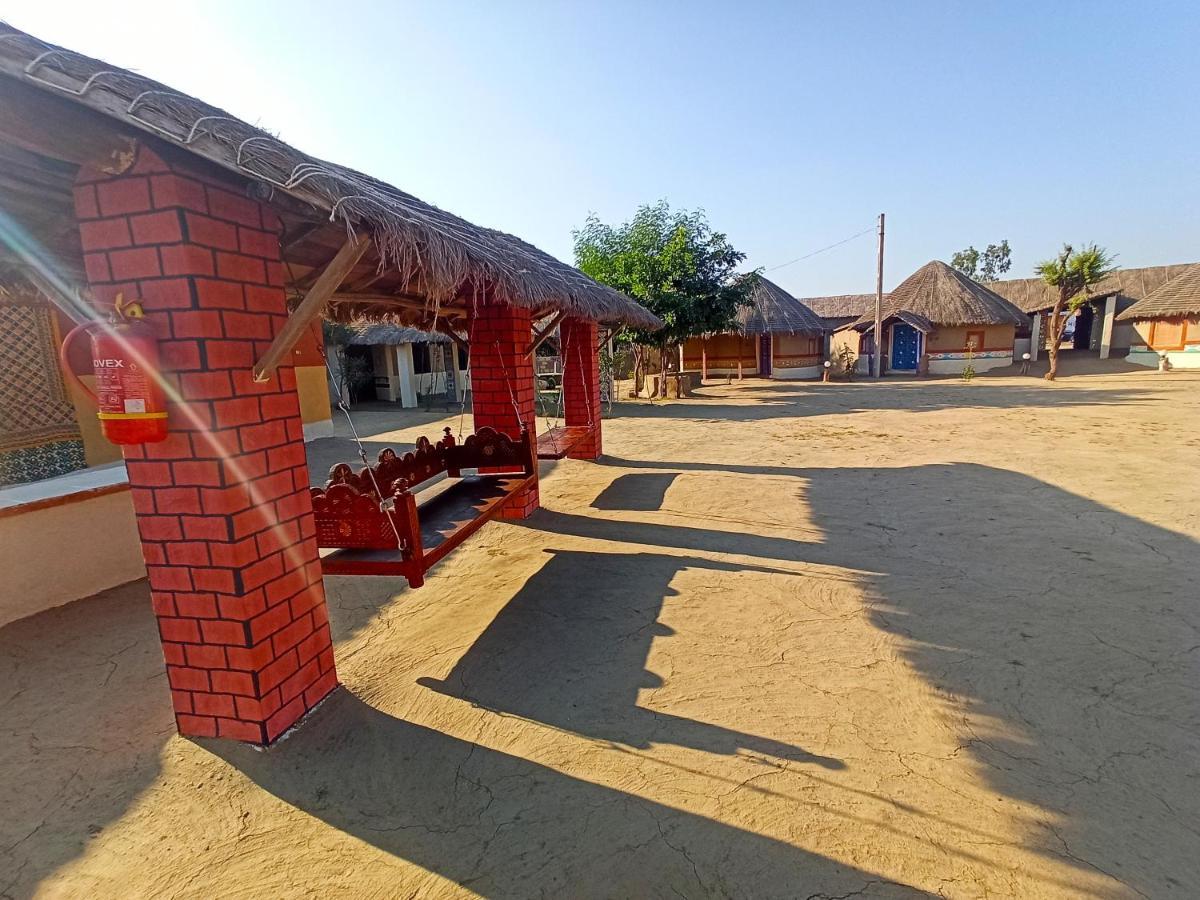 Kutir Craft Village Resort Bherandiala Экстерьер фото