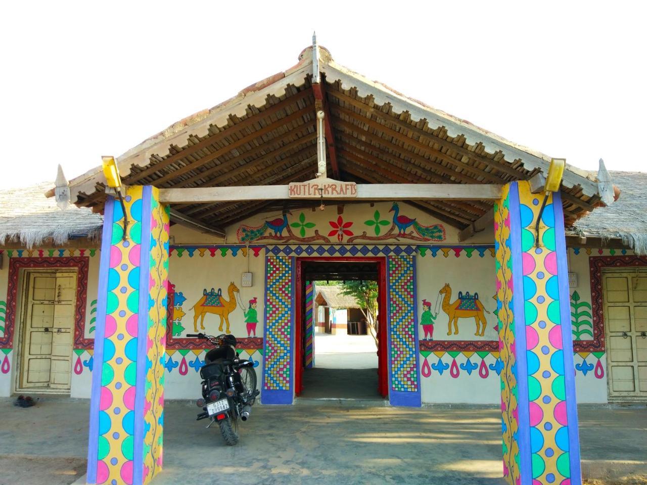 Kutir Craft Village Resort Bherandiala Экстерьер фото